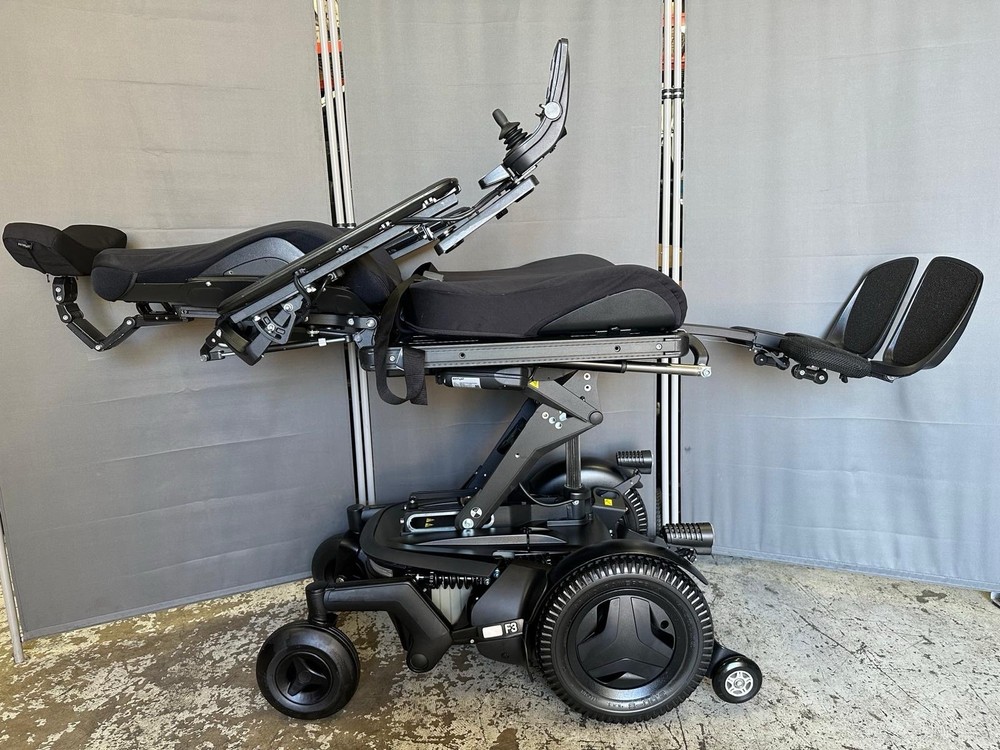 Permobil F3 R-net Corpus W/ Power 12″ Seat Lift, Recline,Tilt, Leg, Lights Black