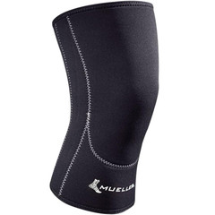 MUELLER Sports Medicine Closed Patella Knee Sleeve, Pain Medium, Black