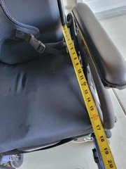 Quickie Iris Zippie Recline Tilt in Space Wheelchair 14″x13″ OR 14″x16″ ?