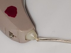RESOUND GN 0297 Hearing Aid w/ Charging Case C-1.WORKS READ DESCRIPTION