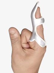 Tynor Mallet Finger Splint Silver Universal Size Curved Trigger Tendon Injury