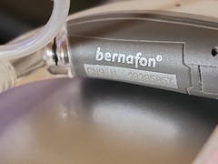 Bernafon Viron 9 miniRITE Hearing Aids Set – Size 312 – With Case & Accessories