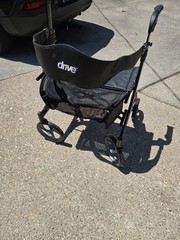 Drive F-22 Rollator Walker 4-Wheel w/ Seat Backrest Handbrakes Bag Black 450 lb