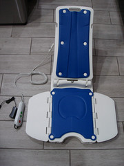 MAIDESITE JC35M3 CHAIR LIFT TUB/SHOWER ELDERLY/DISABILITY 300LB CAP & CONTROLLER