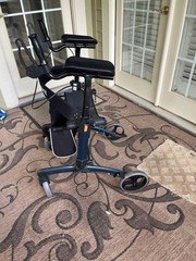 AllVibrant Upright Walker/Rollator – Excellent Condition
