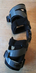 RIGHT XXS BREG THRUSTER LEGACY KNEE BRACE Bledsoe