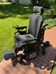 Quantum J4e Power Wheelchair – used – Charger Included – purchased in 2025