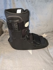 Walking Fracture Boot Short Protective Boot Fits Left or Right Foot Medium Black