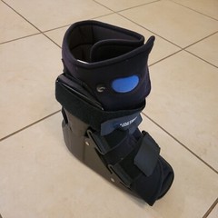 NEW! UNITED ORTHO Short Air Cam Walker Fracture Boot Fits Left or Right MEDIUM