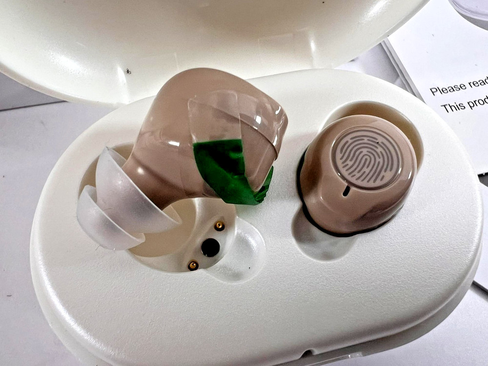 Goodmi GM-902 Rechargeable Hearing Aids Pair W/ Charging Case Beige OTC Adult