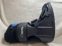United Ortho Short Air Cam Walker Fracture Boot, Fits Left or Right Small Black