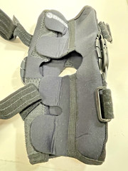 Breg ShortRunner Hinged Knee ACL PCL Brace Sleeve Size S LEFT/RIGHT 06802