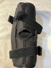 Donjoy with Drytex Knee Brace Black Small No Hinge Wraparound