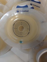 Qty 20 Coloplast SenSura Click Xpro Ostomy Baseplate Belt Tabs 11035 Cut To Fit