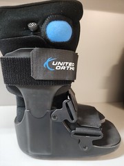 United Ortho Extra Small Short Air Cam Walker Fracture Boot Fits Left or Right