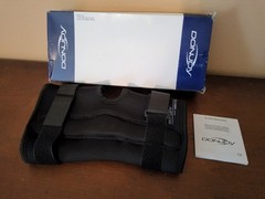 DONJOY DRYTEX – ECON Hinged Knee Wrap SMALL