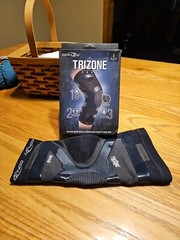 DJO – DonJoy TRIZONE Knee Brace – Size Small – RUGHT – BLACK