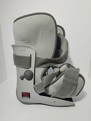 Breg Genesis Full Shell Walking Boot w Pump Orthopedic Walker Boot Size M