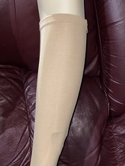 NWOT 1 pair beige compression stockings size L/XL up to 19″ calf w. side zipper