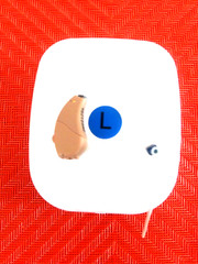 MINI new programmable DIGITAL RIC HEARING AID LEFT 4 programs 12 bands 6 chan