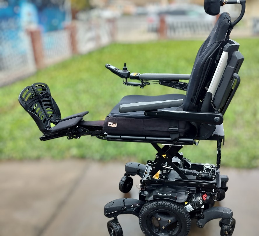 Quickie Q700 Fully Loaded Power Wheelchair Excellent Condition Charger Included