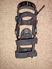 Nvorliy Knee Brace for Functional Posterior Cruciate Ligament Recovery Med left