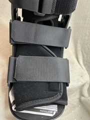 United Ortho Short Air Cam Walker Fracture Boot, Fits Left or Right Small Black