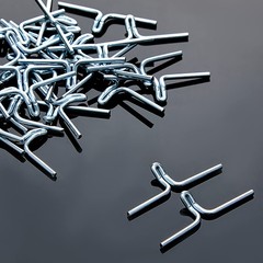 Gisafai 100 Piece Lawn Chair Webbing Clips – 8.2D x 5.1W x 0.6H in, Silver