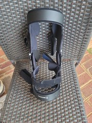 Townsend Thuasne Rebel Reliever Right Knee Brace OA Aluminum Frame Black Large
