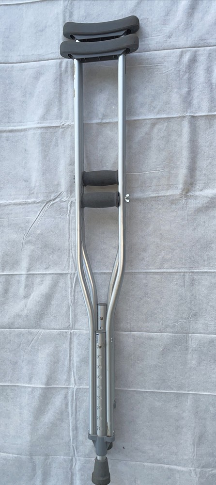 Medline RedDot Aluminum Crutch Adult 1 Pair G91-214-8H 5’1”-5’9”