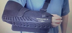 #302 Large Ultra Shoulder/ Arm Sling 111 by Donjoy