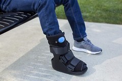 MEDIUM United Ortho Short Air Cam Walker Fracture Foot Boot Fits Left or Right