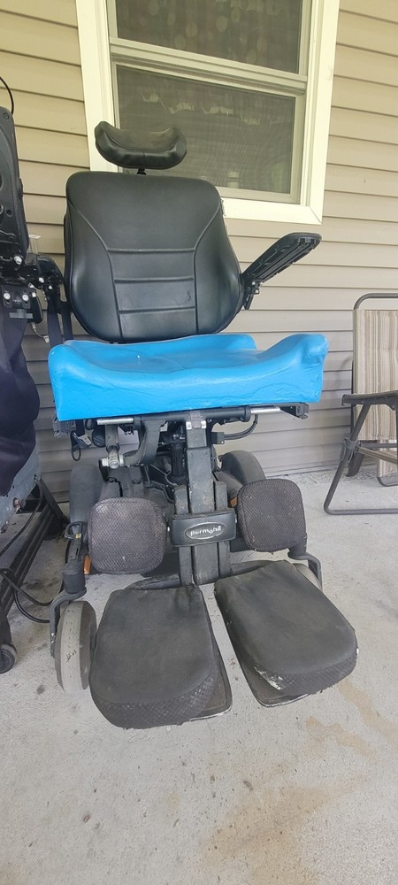 Permobil M3 Power Wheelchair Electric/Battery w/ Headrest & Elevating Legrest