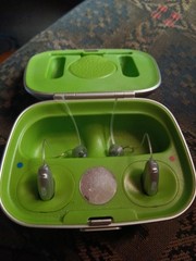 used upon delivery Phonak Hearing Aid Case – Silver, Bluetooth and hearing aids