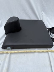 Lacura Removable Wheelchair Cushion with Adjustable Knee Slide 15″