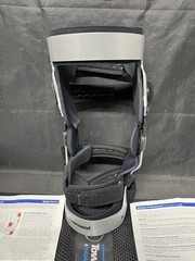 Townsend Rebel Reliever Adjustable Straps Knee Brace Black Right