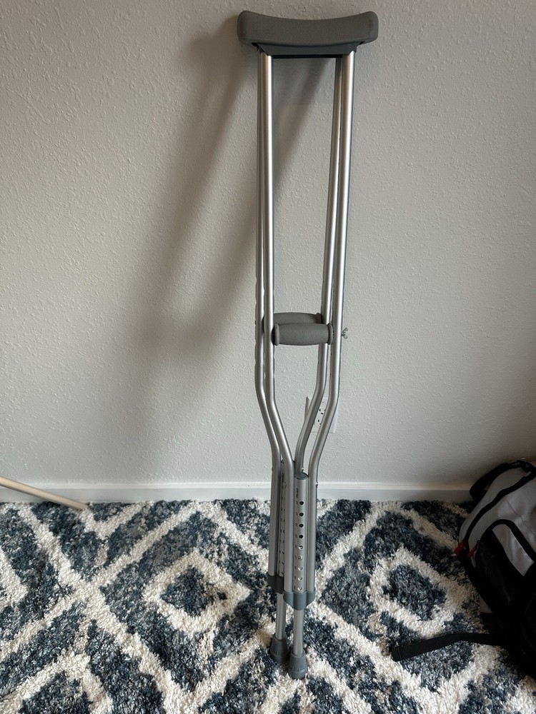 Adjustable Height Standard Underarm Crutches Adult Aluminum Silver/Gray Pair