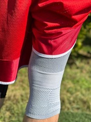 Bauerfeind GenuTrain A3 Size 4 Right Advanced Knee Joint Brace Support Patella