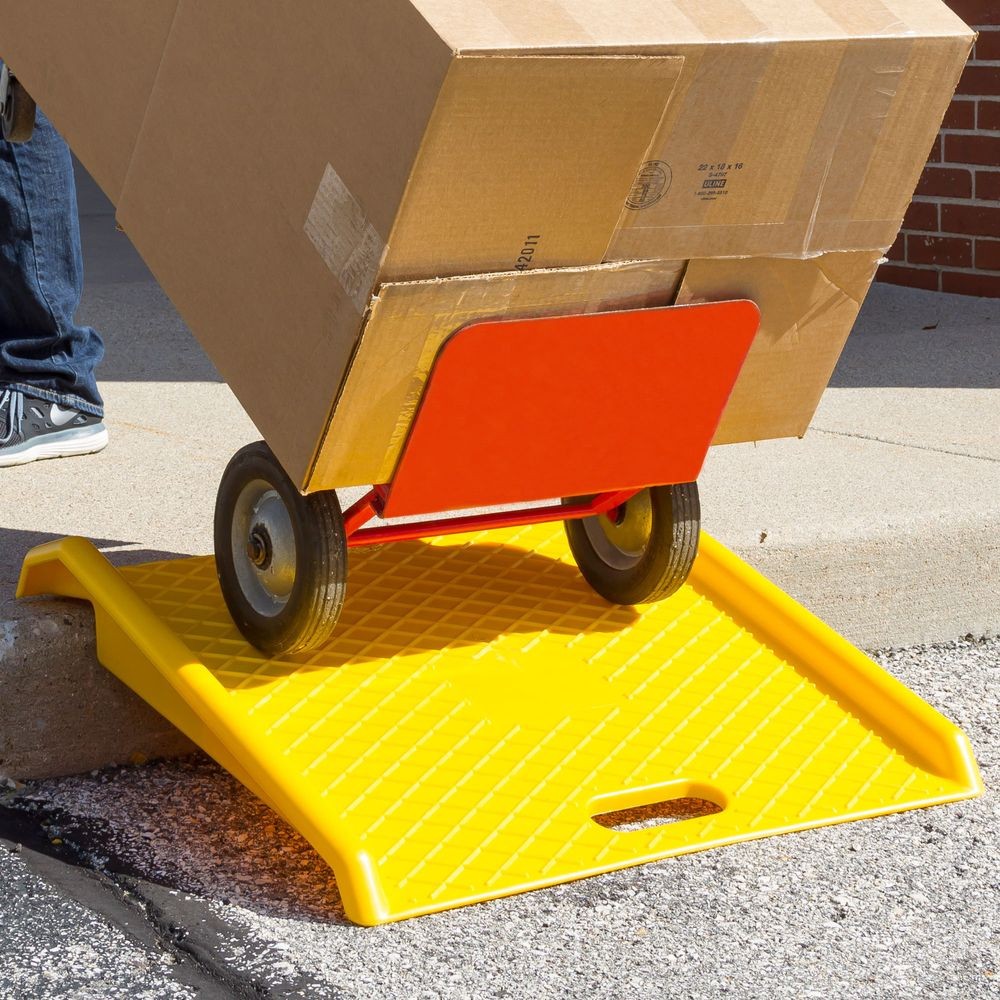 Guardian Polyethylene Plastic Curb Ramp