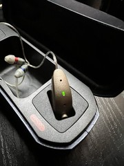 Beltone C-1 Hearing Aids w/ Charger case/Charging cable /Bluetooth