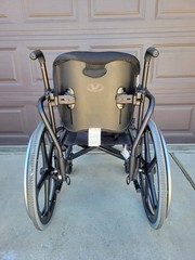 MINT UPGRADED- QUICKIE QXI folding WHEELCHAIR 18″ X 20″ Used 18″x20″ Transit