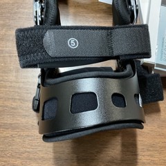 Coretech Dual 845 OA Knee Brace Right Medium SUP2079BLKRM Orthopedic Support
