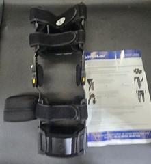 Vertaloc Max OA Knee Brace Support RIGHT Size SMALL Black BRAND NEW