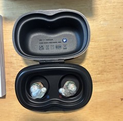 STARKEY GENESIS AI 24 ITC R Hearing Aids Pair & Charging Case Bluetooth