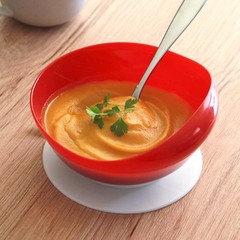 pekokavo Spill Proof 5.8″ Scoop Bowl with Non-Skid Suction Normal, Red/White