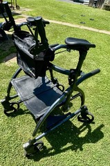 LifeWalker Mobility Products UPWalker H200-LNS Stand Up Walker Large Great Cond.