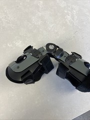 RIGHT Small BREG THRUSTER LEGACY KNEE BRACE NEW. Bledsoe