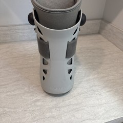 Aircast Airselect Walking Boot. Short, large. Used, very good condition.