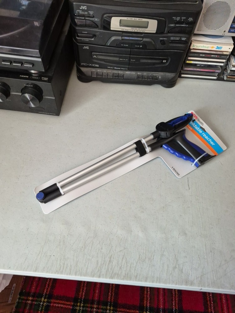 Foldable Reacher, 32 Inch, CVS, 360 Degree Rotating Head W/ Rubber Jaw, NEW