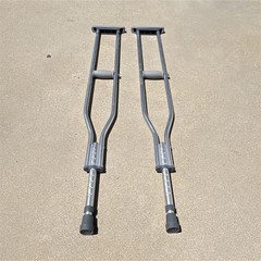 Medline Adjustable Standard Underarm Crutches Pads/Handgrips 250 lb MDSS0514-10